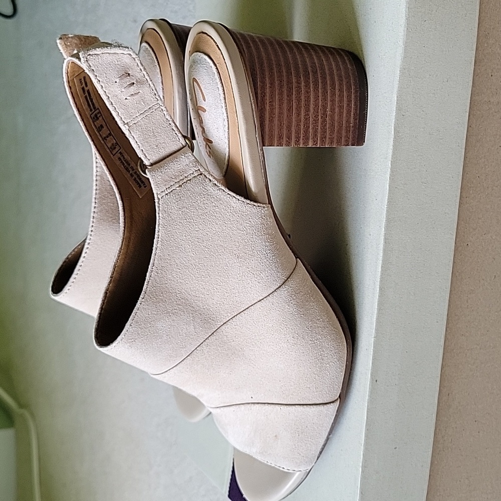 Sandals - Picture 5 of 5